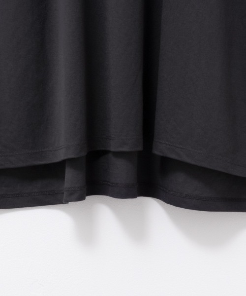 NAVY(ネイビー)の「NAVY サラリ冷感 制菌加工 オーバーサイズ裾スリットTシャツ(Tシャツ/カットソー・レディース・オリーブ/ブラック/チャコールグレー/オフホワイト・M/L)」の11枚目の写真