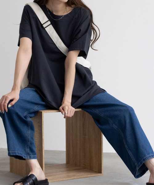 NAVY(ネイビー)の「NAVY サラリ冷感 制菌加工 オーバーサイズ裾スリットTシャツ(Tシャツ/カットソー・レディース・オリーブ/ブラック/チャコールグレー/オフホワイト・M/L)」の19枚目の写真