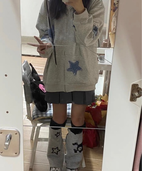 VIBGYOR（ヴィブジョー）の「スターパッチワークパーカー(BQ)（パーカー・レディース・グレー/ブラック・FREE）」の12枚目の写真