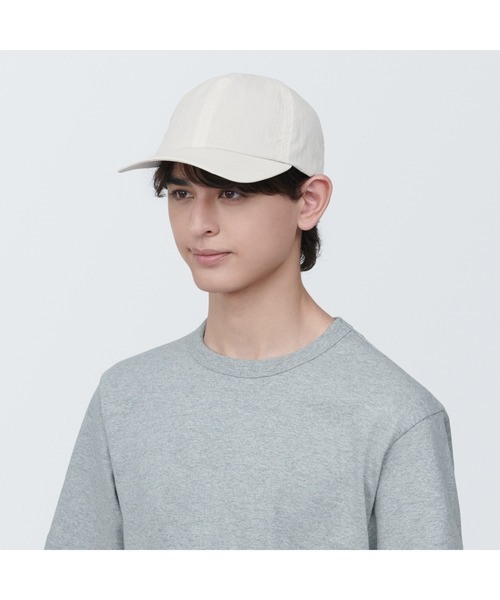 無印良品（ムジルシリョウヒン）の「風を通す　ちいさくまとまる　キャップ（キャップ・レディース・アイボリー/ブルー/ブラック・55-59cm）」の9枚目の写真