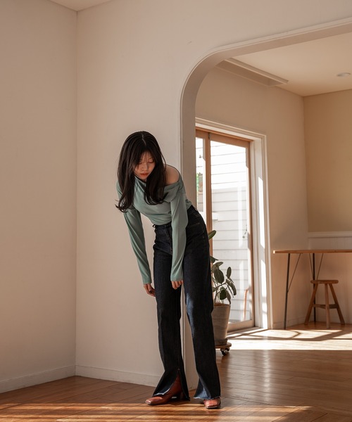 mideal スリットストレートデニム ライトブルー mideal（マイディール）の「slit straight denim / スリット