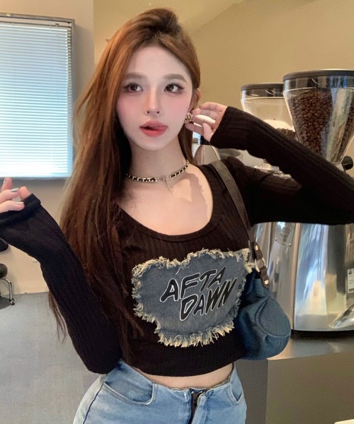shopnikoniko(ショップニコニコ)の「デニムパッチ ショート丈 リブニットトップス クロップド丈(ニット/セーター・レディース・ホワイト/ホワイト系その他/ブラック系その他/ブラック・フリー)」の12枚目の写真