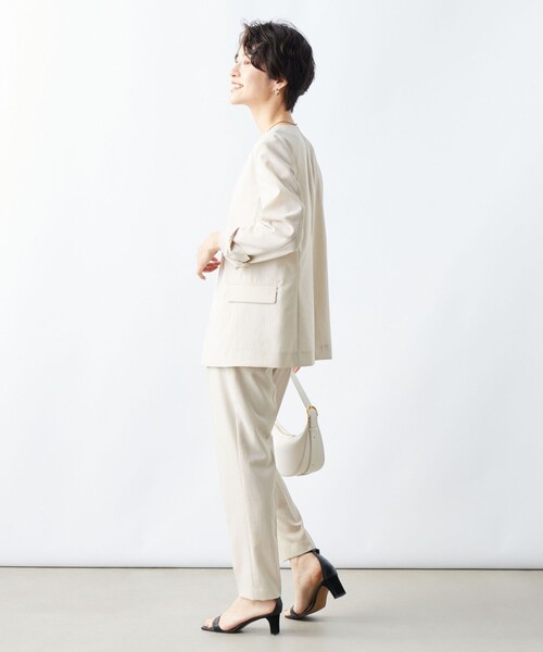 NOLLEY’S（ノーリーズ）の「《セットアップ対応》ウォッシャブルドライトロピカルVネックダブルジャケット（ノーカラージャケット・レディース・ベージュ/ネイビー・38/36）」の8枚目の写真