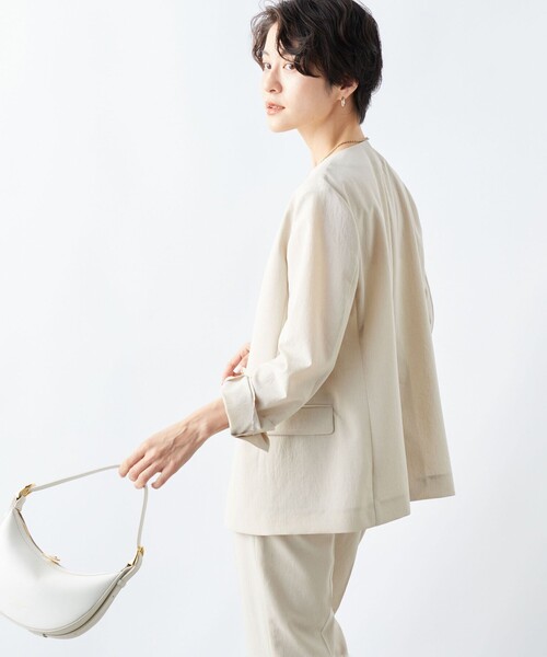 NOLLEY’S（ノーリーズ）の「《セットアップ対応》ウォッシャブルドライトロピカルVネックダブルジャケット（ノーカラージャケット・レディース・ベージュ/ネイビー・38/36）」の15枚目の写真