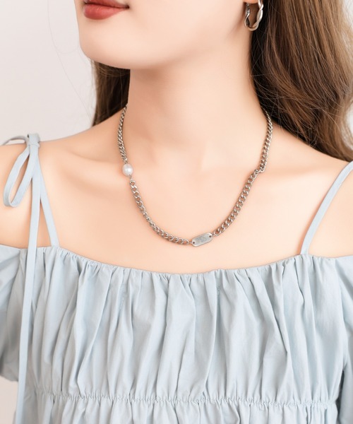 emi+(エミプラス)の「オフショルギャザーキャミブラウス(シャツ/ブラウス・レディース・ベージュ/ホワイト/ブルー・FREE)」の21枚目の写真