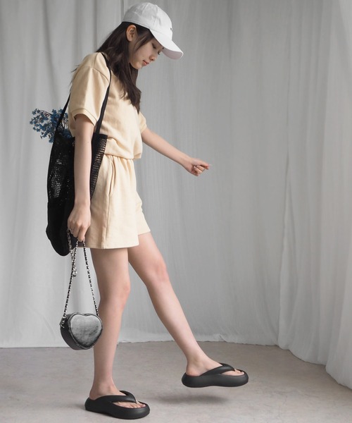 minia（ミニア）の「EVAトングサンダル（サンダル・レディース・アイボリー/ブラック・23.0cm/23.5cm/24.5cm/25.0cm）」の11枚目の写真