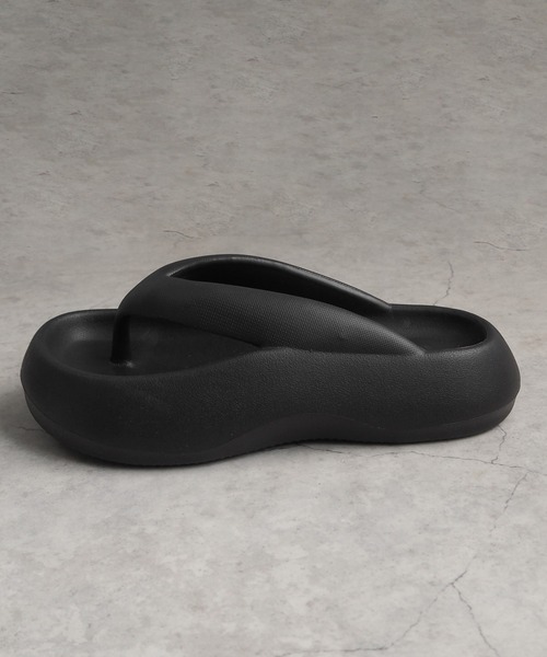 minia（ミニア）の「EVAトングサンダル（サンダル・レディース・アイボリー/ブラック・23.0cm/23.5cm/24.5cm/25.0cm）」の5枚目の写真