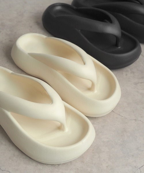 minia（ミニア）の「EVAトングサンダル（サンダル・レディース・アイボリー/ブラック・23.0cm/23.5cm/24.5cm/25.0cm）」の8枚目の写真