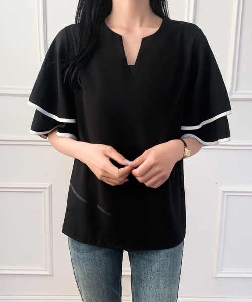 ABITOKYO(アビトーキョー)の「配色パイピングフレアスリーブキーネックブラウス(シャツ/ブラウス・レディース・ブラック/ホワイト・M/L)」の2枚目の写真