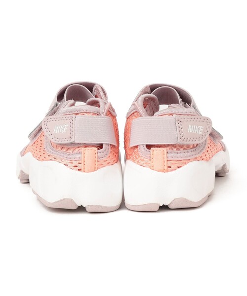 NIKE(ナイキ)の「NIKE:RIFT 2 (GS/PS)(スニーカー・キッズ・ピンク・21/20/19/18/17)」の6枚目の写真