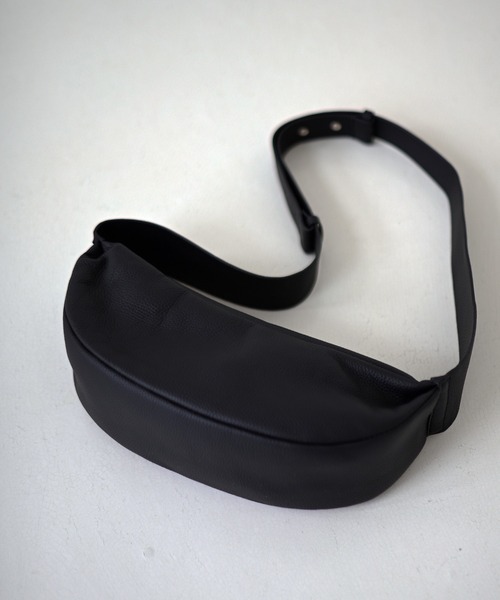 Marient（マリエント）の「Wrap Shoulder Bag（ショルダーバッグ・レディース・ベージュ/ブラック・FREE）」の12枚目の写真