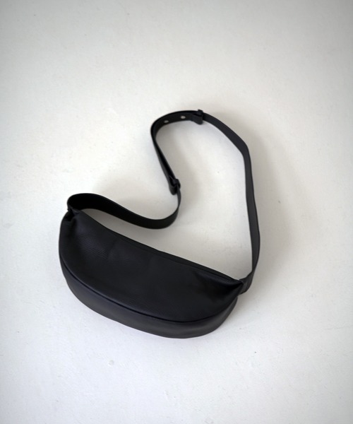 Marient（マリエント）の「Wrap Shoulder Bag（ショルダーバッグ・レディース・ベージュ/ブラック・FREE）」の14枚目の写真