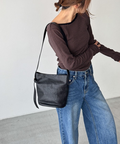 CANAL JEAN（キャナルジーン）の「El mar　レザーミニバケツショルダーバッグ（ショルダーバッグ・レディース・ベージュ/ブラック・ONE SIZE）」の3枚目の写真