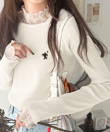 大人のベーシックニット。ワンポイント胸刺繍ボートネック長袖リブニット