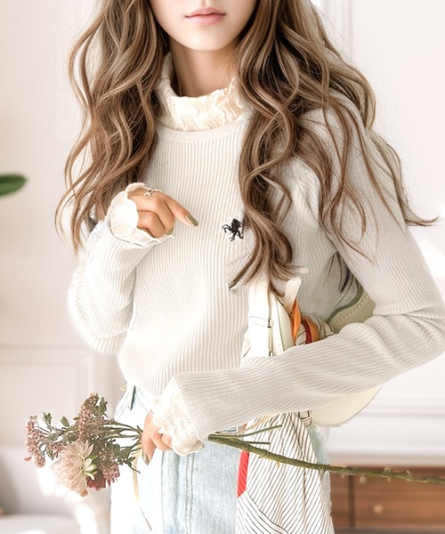 classicalelf(クラシカルエルフ)の「大人のベーシックニット。ワンポイント胸刺繍ボートネック長袖リブニット(ニット/セーター・レディース・アイボリー/グレイッシュベージュ/レッド/ブラック/ブルー・X-LARGE/SMALL/MEDIUM/LARGE)」の13枚目の写真