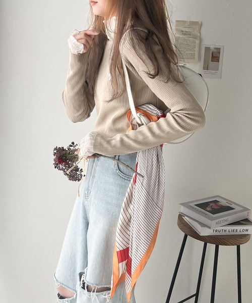 classicalelf(クラシカルエルフ)の「大人のベーシックニット。ワンポイント胸刺繍ボートネック長袖リブニット(ニット/セーター・レディース・アイボリー/グレイッシュベージュ/レッド/ブラック/ブルー・X-LARGE/SMALL/MEDIUM/LARGE)」の19枚目の写真
