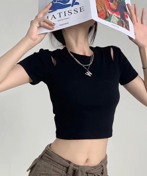 GLAMOROUS JANE（グラマラスジェーン）の「ショルダーカットアウトショート丈Tシャツ（Tシャツ/カットソー・レディース・ホワイト/ブラック・FREE）」の9枚目の写真