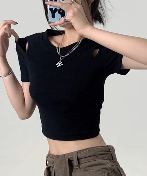 GLAMOROUS JANE（グラマラスジェーン）の「ショルダーカットアウトショート丈Tシャツ（Tシャツ/カットソー・レディース・ホワイト/ブラック・FREE）」の10枚目の写真