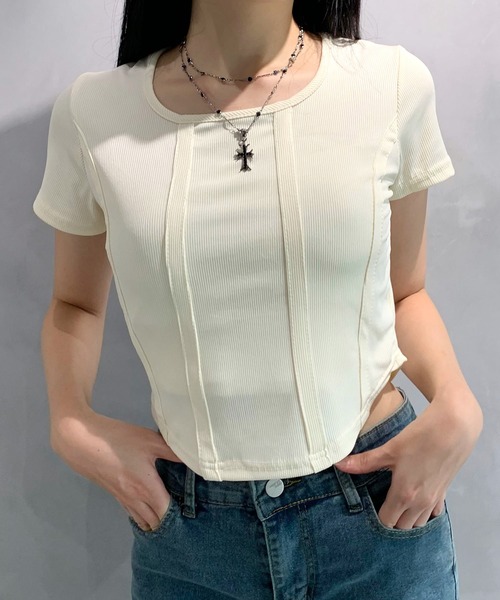 lilful(リルフル)の「スタイル盛れ スクエアネック シンプルカラーピチT(Tシャツ/カットソー・レディース・ホワイト/ライトブルー/ホワイト系その他/グリーン/アイボリー/ブラック/グレー/サックスブルー/ブルー・S/M/L)」の3枚目の写真