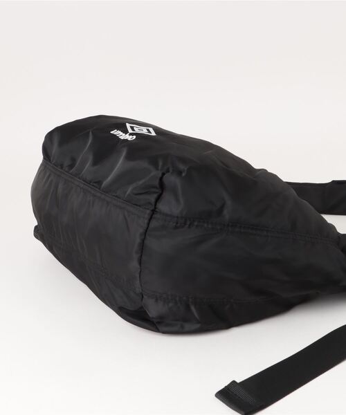 UMBRO◆ビッグショルダーバッグ Black Right-on（ライトオン）の「【UMBRO】ビッグショルダーバッグ