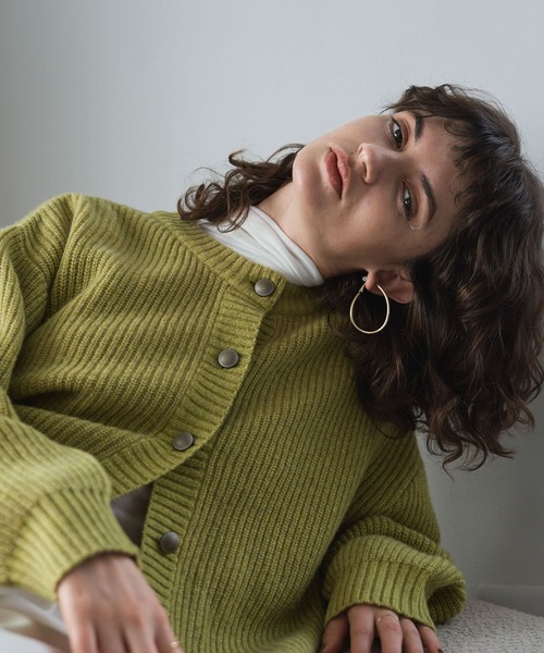 SMELLY（スメリー）の「オーバルフープイヤリング（イヤリング・レディース・ゴールド・-）」の8枚目の写真