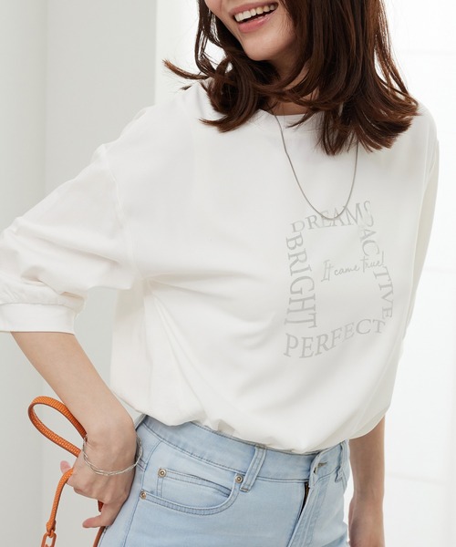 BELLUNA PLUS(ベルーナ)の「異素材使いロゴデザインプルオーバー(Tシャツ/カットソー・レディース・ブルーグレー/カーキ/オフホワイト/チャコール・MEDIUM/LARGE/X-LARGE)」の2枚目の写真