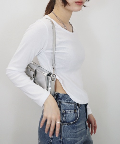 Reurie'(レウリィ)の「【新色追加】ボディースーツ風トップス / 長袖 クルーネック 肌見せ Vカット クロップド丈 シンプル 大人カジュアル 韓国ファッション モノトーン 黒 ブラック グレー(Tシャツ/カットソー・レディース・ブラック/グレー/ホワイト・FREE)」の12枚目の写真