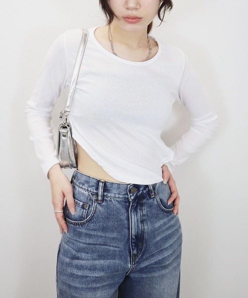 Reurie'(レウリィ)の「【新色追加】ボディースーツ風トップス / 長袖 クルーネック 肌見せ Vカット クロップド丈 シンプル 大人カジュアル 韓国ファッション モノトーン 黒 ブラック グレー(Tシャツ/カットソー・レディース・ブラック/グレー/ホワイト・FREE)」の7枚目の写真