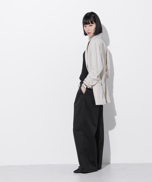 Apo(s)ture(アポスチャー)の「ARIA-004/サテンストレッチドロストワイドパンツ(その他パンツ・レディース・ベージュ/モカ/ネイビー/ブラック・XS/S/M/L/XL)」の20枚目の写真