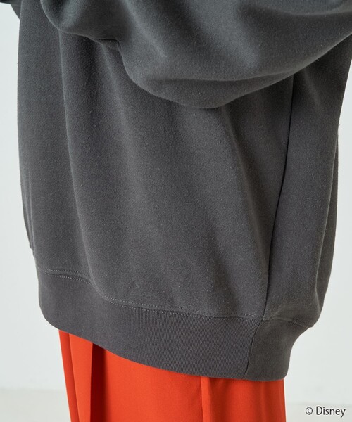 FREAK'S STORE（フリークスストア）の「限定展開　別注/Mickey Mouse/ミッキーマウス　フロントプリントスウェット（スウェット・レディース・ベージュ/ネイビー/イエロー/ナチュラル/スミクロ・ﾌﾘ-）」の16枚目の写真