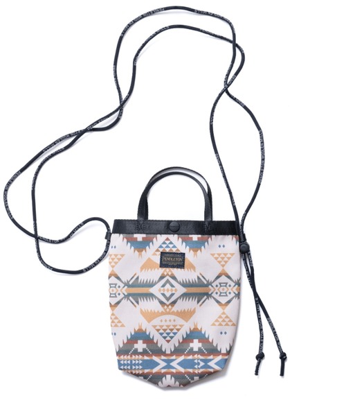 PENDLETON（ペンドルトン）の「ショルダーポウチ（ボディバッグ/ウエストポーチ・メンズ・ネイビー/ブラック系その他/オフホワイト・FREE）」の2枚目の写真