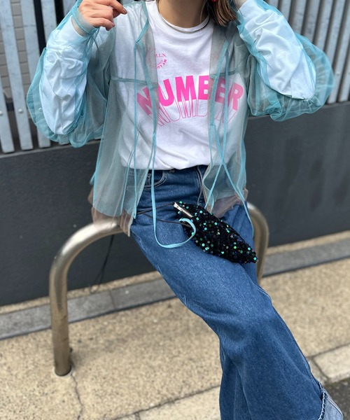 mi via loca(ミヴィアロカ)の「【2WAY】配色チュール レイヤード ボリュームスリーブトップス(シャツ/ブラウス・レディース・グレー/ブルー/ブラック/ボルドー・FREE)」の6枚目の写真