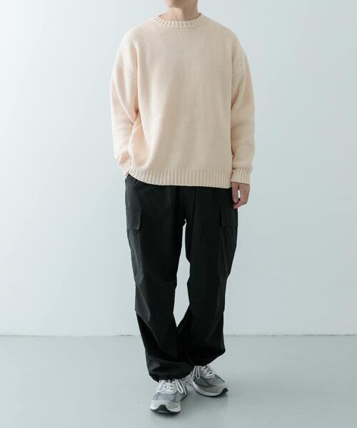 ITEMS URBANRESEARCH（アイテムズ アーバンリサーチ）の「モール クルーネック ニット（ニット/セーター・メンズ・ブラック/ベージュ/アイボリー/チャコールグレー・MEDIUM/LARGE）」の7枚目の写真