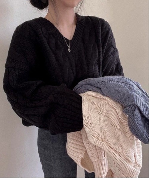 gossip！ロサンゼルス（ゴシップロサンゼルス）の「ほっこり&暖か。クロップド丈ケーブル編み ニット プルオーバー/セーター（ニット/セーター・レディース・ブラック/オフホワイト/ブルーグレー・FREE）」の6枚目の写真