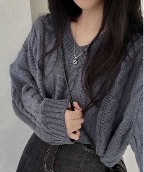 gossip！ロサンゼルス（ゴシップロサンゼルス）の「ほっこり&暖か。クロップド丈ケーブル編み ニット プルオーバー/セーター（ニット/セーター・レディース・ブラック/オフホワイト/ブルーグレー・FREE）」の7枚目の写真