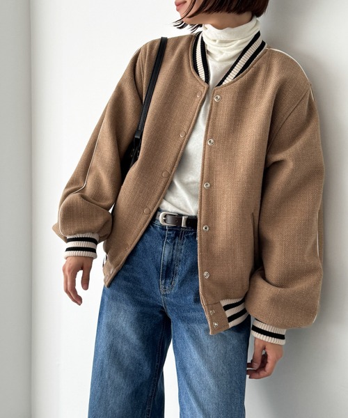 CANAL JEAN（キャナルジーン）の「CALL MY NAME　ウール混スタジャン（スタジャン・レディース・チャコールグレー/キャメル・ONE SIZE）」の2枚目の写真