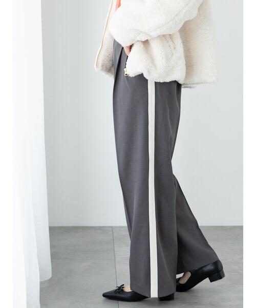 Te chichi TERRASSE（テチチテラス）の「サイドラインスラックス（その他パンツ・レディース・ブラック/ベージュ/グレー・F）」の2枚目の写真