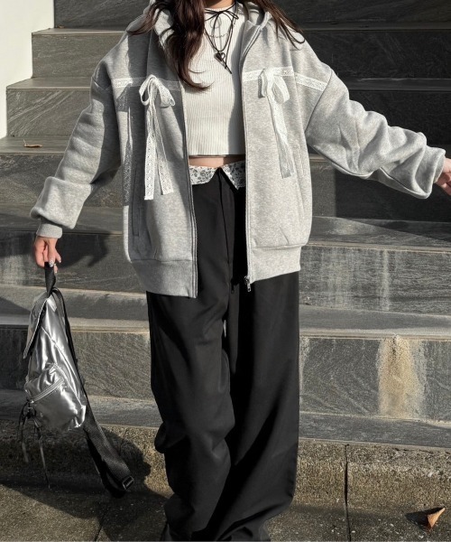 nemne store（ネンネストア）の「【Seoup】裏起毛レースジップアップフーディ（パーカー・レディース・杢グレー/ブラック・SMALL/MEDIUM）」の2枚目の写真