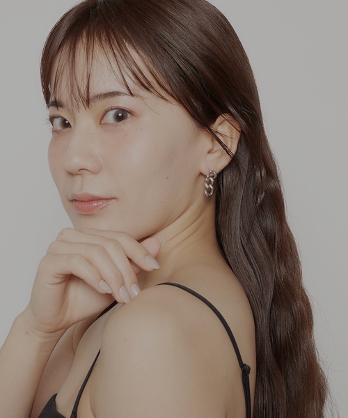AKEL(アケル)の「【AKEL】アケル/ チェーンピアス(両耳セット)/金属アレルギー対応ピアス(サージカルステンレス)(ピアス(両耳用)・レディース・ゴールド/シルバー・FREE)」の7枚目の写真