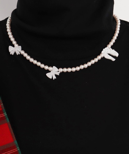 I am I in fact...（アイアムアイインファクト）の「RIBBON DINO パールネックレス（ネックレス・レディース・ホワイト・FREE）」の5枚目の写真
