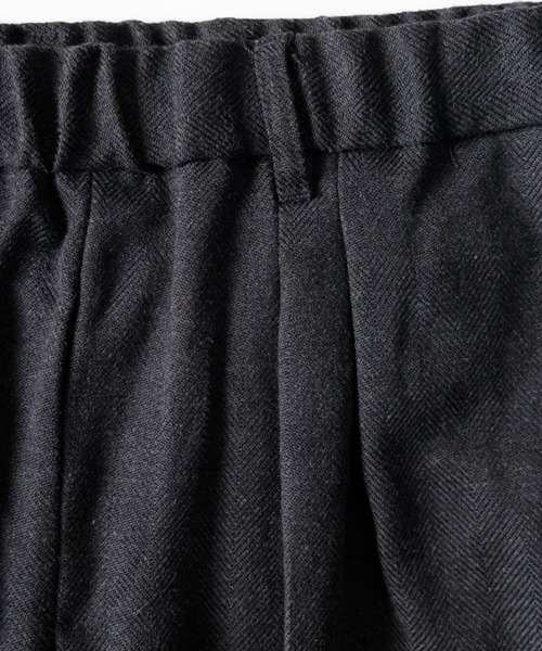 NYLAUS(ナイラス)の「ヘリンボン ポリツイード タック バギーイージーパンツ(スラックス・メンズ・チャコール/ネイビー/ブラウン/ブラック・M/L/XL/S)」の6枚目の写真