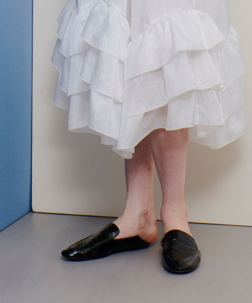 allureville(アルアバイル)の「SLIPPER FLAT(スリッポン・レディース・ホワイト/ブラック・22.5/24.5/23.5)」の2枚目の写真