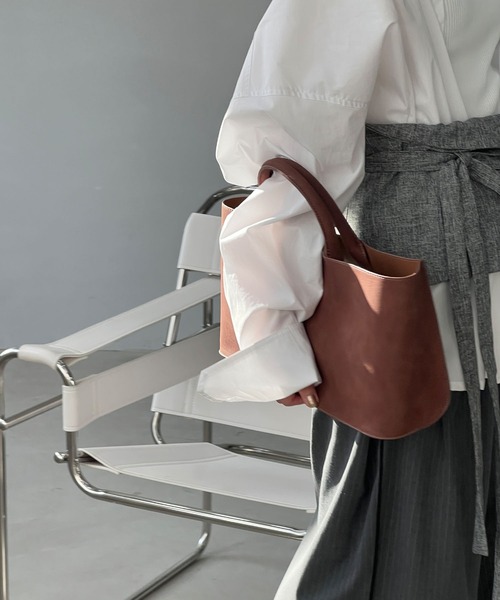 chuclla(チュクラ)の「スエードライク スクエアトート cha25s003(ハンドバッグ・レディース・ブラック/ブラウン/キャメル・FREE)」の21枚目の写真