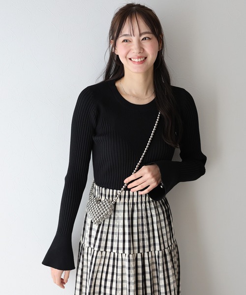 BLUEEAST(ブルーイースト)の「切替デザインリブニット(ニット/セーター・レディース・アイボリー/ピンク/ブラック・MEDIUM)」の3枚目の写真