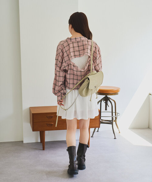 Kastane（カスタネ）の「カットアウトチェッククロップドシャツ（シャツ/ブラウス・レディース・ピンク/ブルー・FREE）」の5枚目の写真