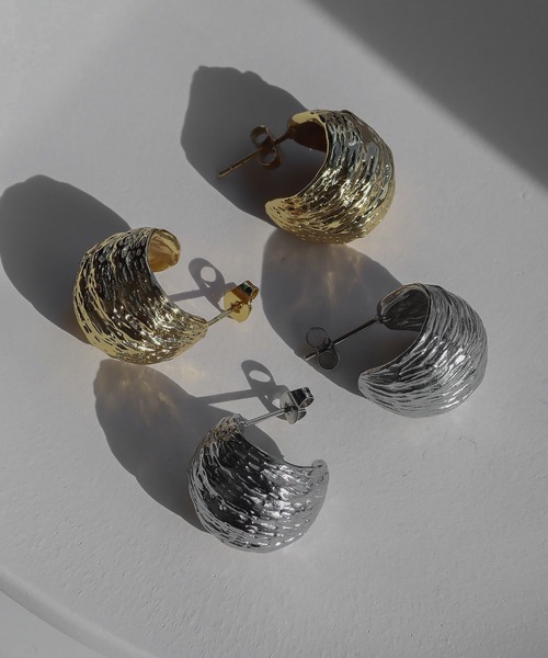 abaskdesign(アバスクデザイン)の「金属アレルギー対応 ウェーブラインピアス(ピアス(両耳用)・レディース・シルバー/ゴールド・FREE)」の11枚目の写真