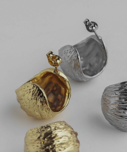 abaskdesign(アバスクデザイン)の「金属アレルギー対応 ウェーブラインピアス(ピアス(両耳用)・レディース・シルバー/ゴールド・FREE)」の12枚目の写真