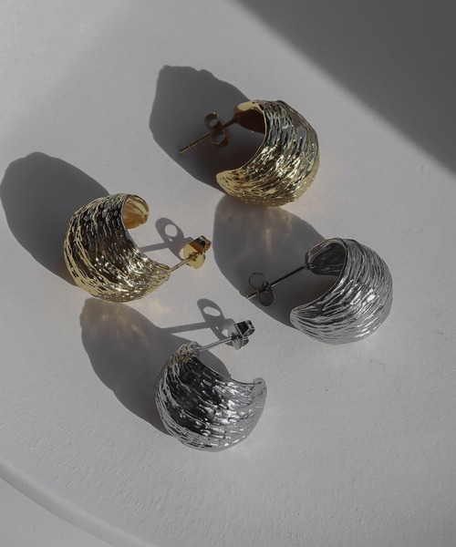 abaskdesign(アバスクデザイン)の「金属アレルギー対応 ウェーブラインピアス(ピアス(両耳用)・レディース・シルバー/ゴールド・FREE)」の7枚目の写真