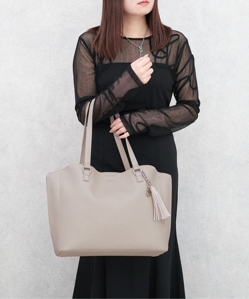 MURUA(ムルーア)の「【MURUA/ムルーア】 TASSEL SERIES トートバッグ(トートバッグ・レディース・ネイビー/ブラック/ライトグレー・FREE)」の3枚目の写真