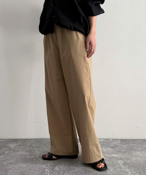 fredy emue（フレディエミュ）の「コットンナイロンストレッチセミワイドパンツ（その他パンツ・レディース・ブラック/カーキ/ベージュ/ピンク・36/38）」の9枚目の写真